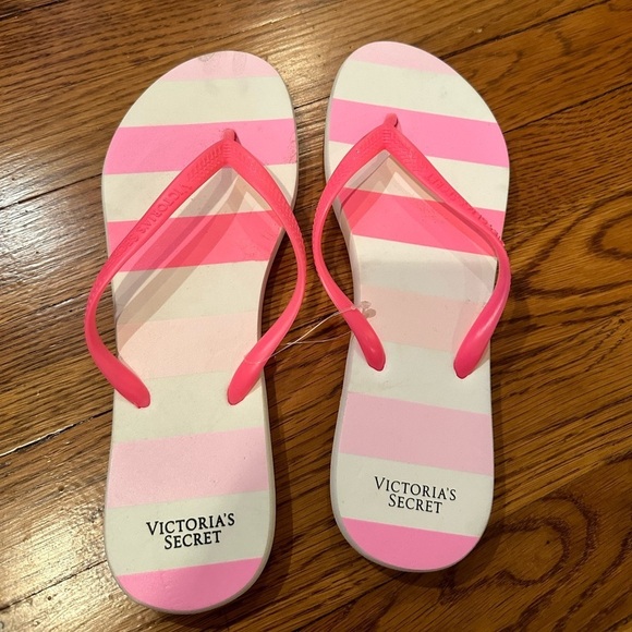 Victoria’s secret Pink Striped Flip Flops Size Small - Picture 1 of 8